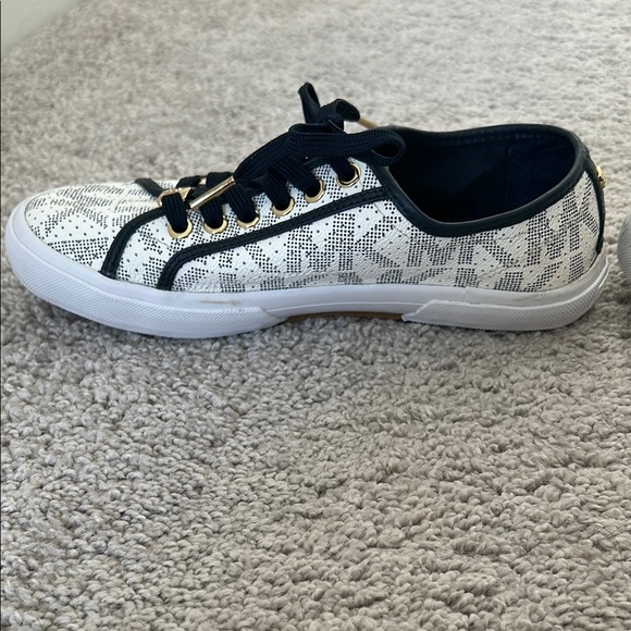 Michael Kors Signature City Women’s Sneakers White and Navy Size 7 - Picture 3 of 6